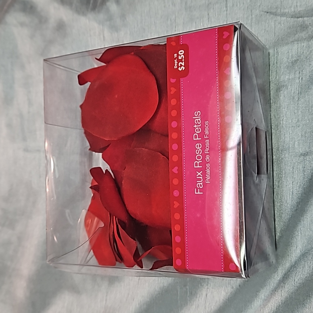 *Free w/ purchase* Faux Rose Petals